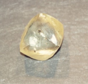 Yellow_diamond_similar_to_Tracey_Edmonds_engagement_ring rough diamond